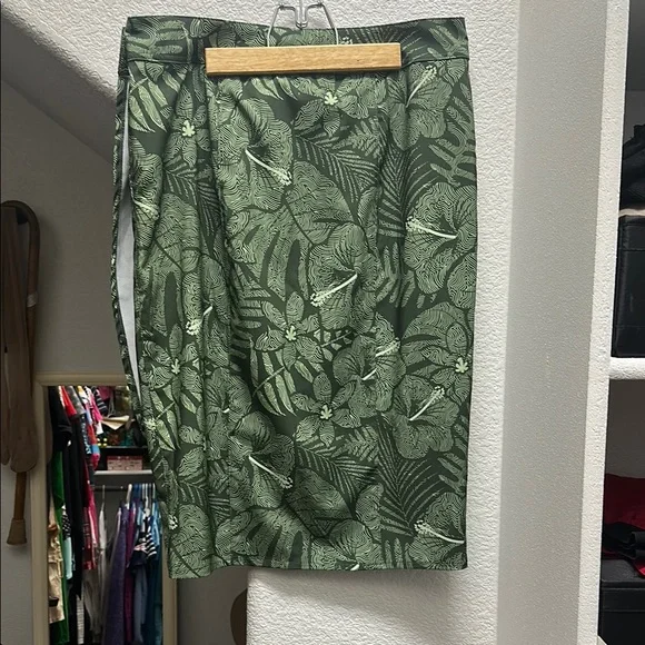 Floral Green Rip Skirt - Picture 2 of 4